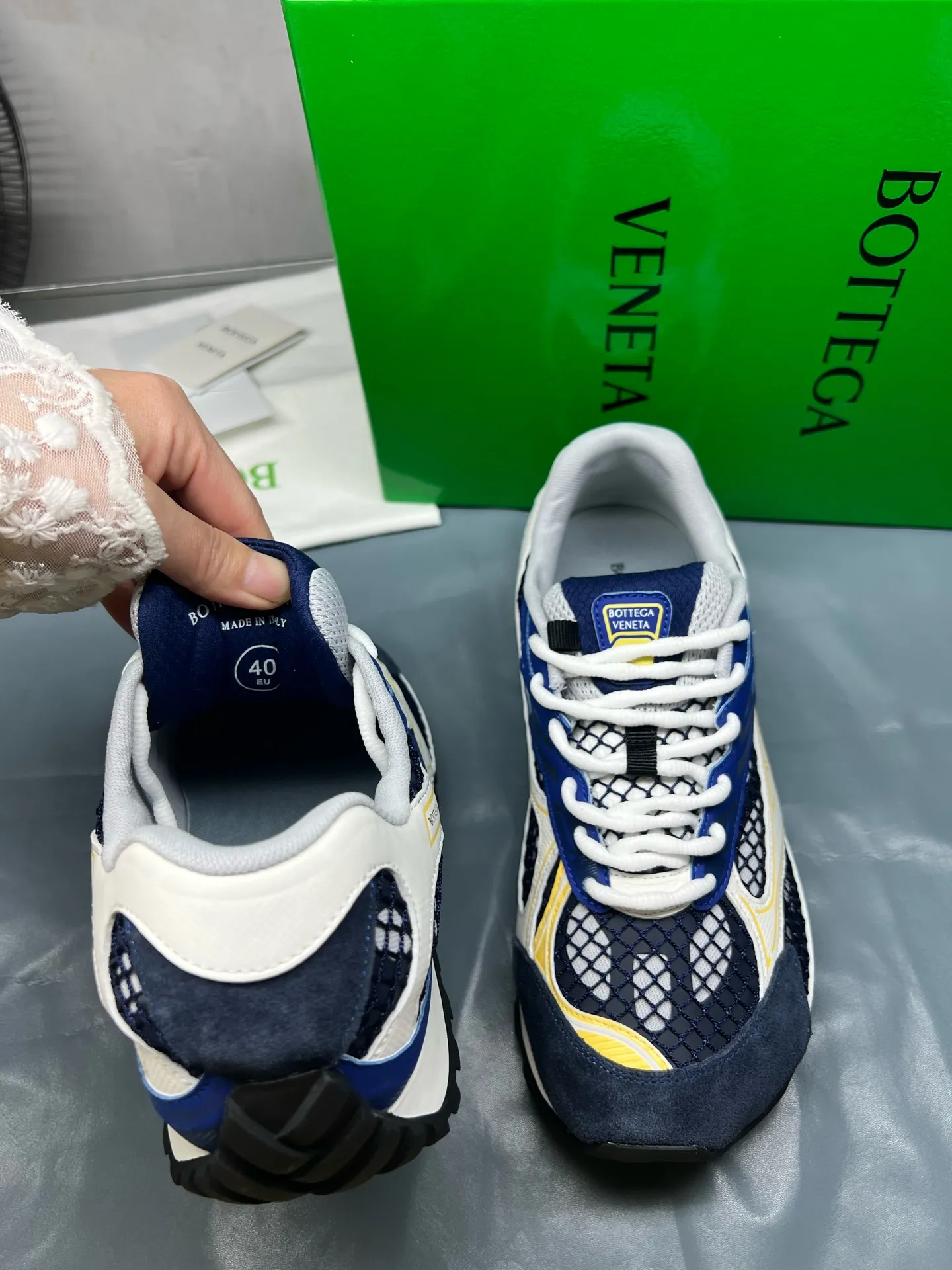 👟👟Ex-factory price 600👟👟 Men's size +10 Real photos 🔥🔥BV Orbit sneakers Wang Yibo's same style couple's dad shoes Runner sneakers, made of lightweight technical mesh fabric. Matched with geometric pattern designed rubber outsole, Wang Zha series high version. Look for the package technology. It is actually a lot taller, but the legs are still slim. Very nice, playable and durable. Matched to the standard💯 Package shoe technology. Look for the high version. The outsole is made of color-blocked TPU outsole. Women's model 35 36 37 38 39 40 41 42 (40 41 42 43 44 45 customized) (Customer logo can be accepted without refund or exchange at a favorable price) Equipped with original packaging